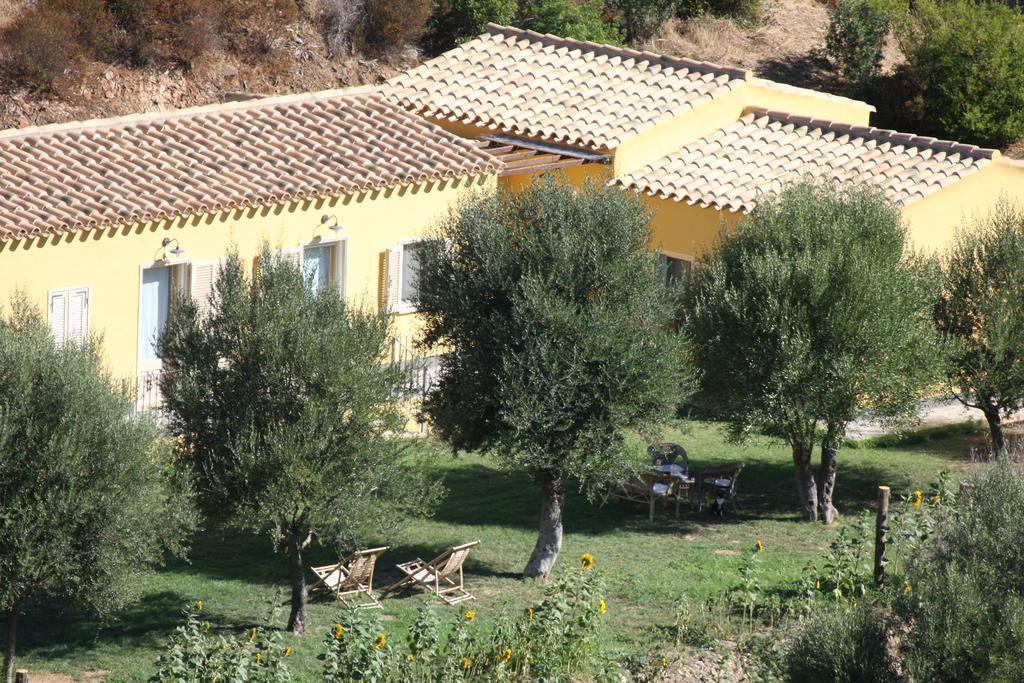 Вилла Agriturismo S'Arxola Теулада Экстерьер фото